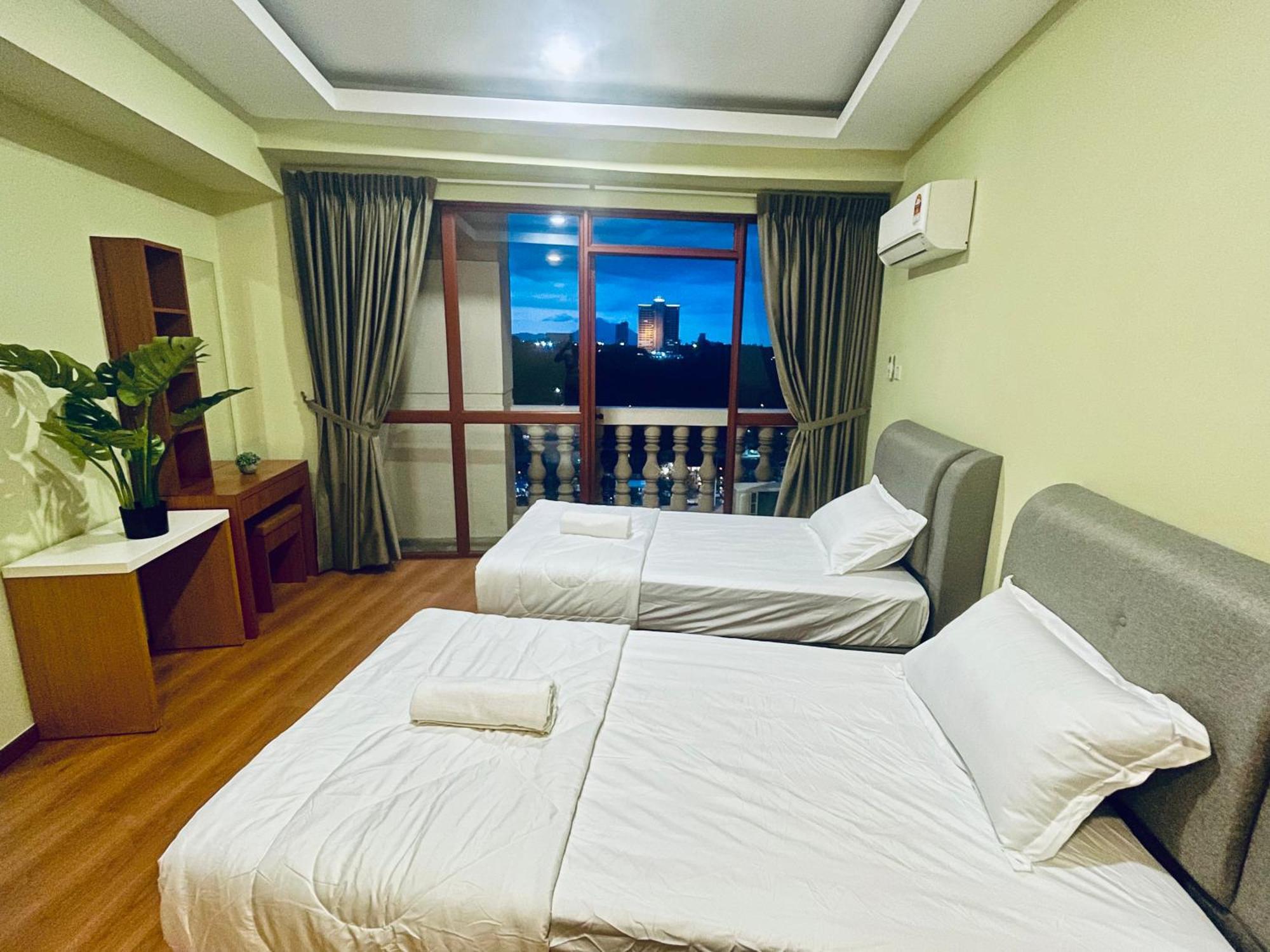 Kuching City Center Riverbank Suites With Marvelous River View Екстер'єр фото