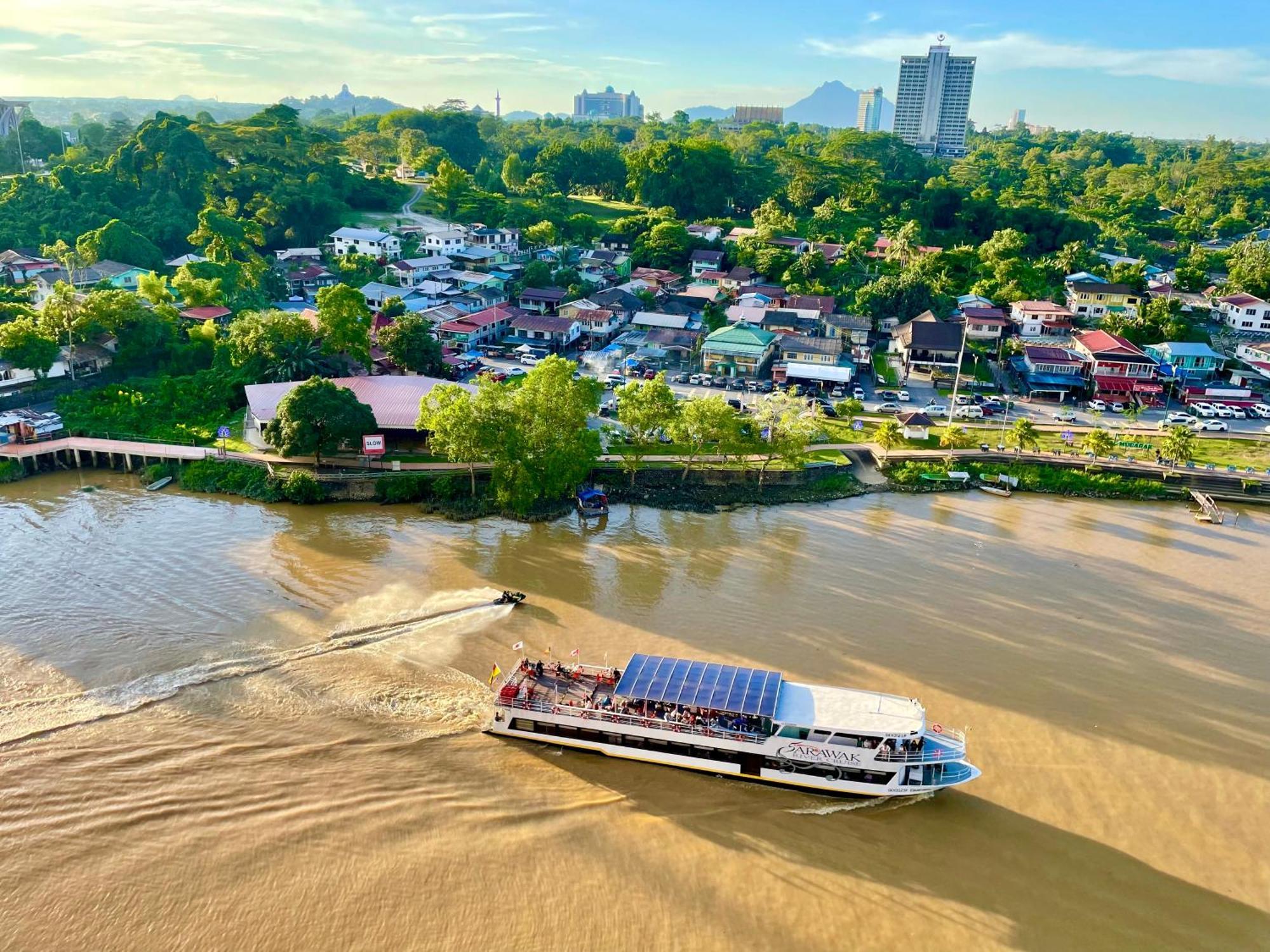 Kuching City Center Riverbank Suites With Marvelous River View Екстер'єр фото